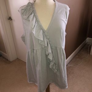 Beautiful gray ruffled top